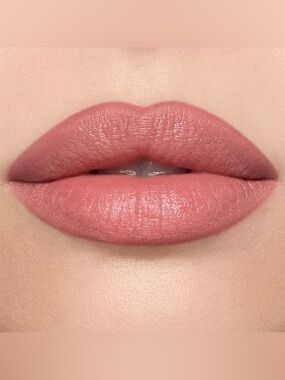 Charolette Tilbury 😘 Lip Cheat Pillow Talk Lip Liner 🩷 Shade is ‘original’